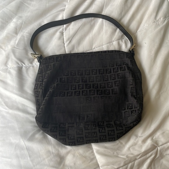 Beautiful Authentic Fendi Bag! - Picture 4 of 9